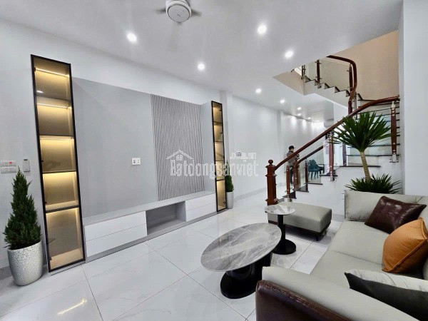 Bán nhà Cổ Linh 40m 6 tầng thang máy MT4.5m ô tô hơn 11 tỷ