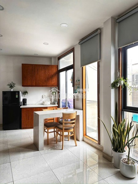 Cho thuê căn hộ 2PN,dt 60m2,rộng thoáng – sát Q1, hỗ trợ 1tr tháng đầu, vào ở ngay