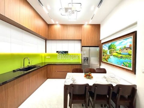 Ô TÔ LÙI CỬA - THOÁNG TRƯỚC SAU - CÁCH PHỐ 10M - 6 TẦNG THANG MÁY - 8 PHÒNG VÍP - 500 TRIỆU/1Năm