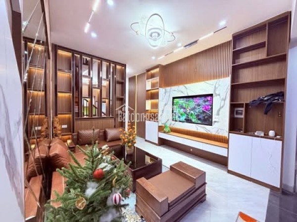 Ô TÔ LÙI CỬA - THOÁNG TRƯỚC SAU - CÁCH PHỐ 10M - 6 TẦNG THANG MÁY - 8 PHÒNG VÍP - 500 TRIỆU/1Năm