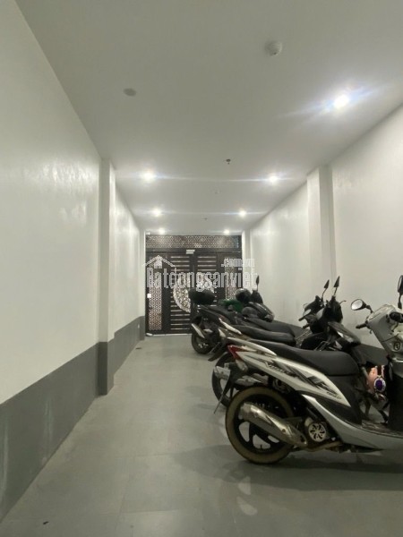 Ô TÔ LÙI CỬA - THOÁNG TRƯỚC SAU - CÁCH PHỐ 10M - 6 TẦNG THANG MÁY - 8 PHÒNG VÍP - 500 TRIỆU/1Năm