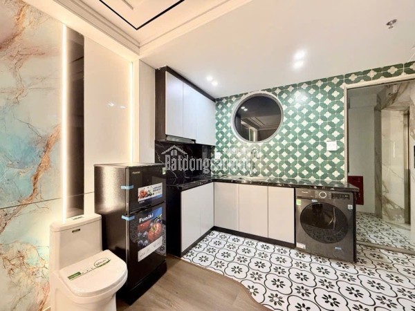 Bán Nhà Võ Chí Công 50m, 4tầng, ô chờ thang máy! 30m ra oto tránh!