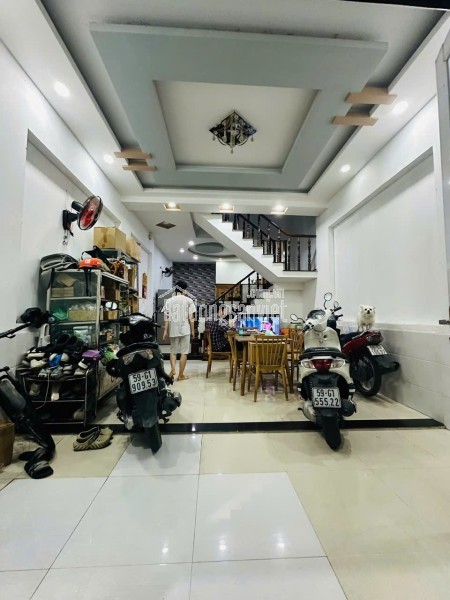 NHÀ MẶT TIỀN TÔ KÝ 6, HÓC MÔN VỊ TRÍ ĐẸP NHÀ TRỆT 4 LẦU THANG MÁY CHỈ 11.5 TỶ!