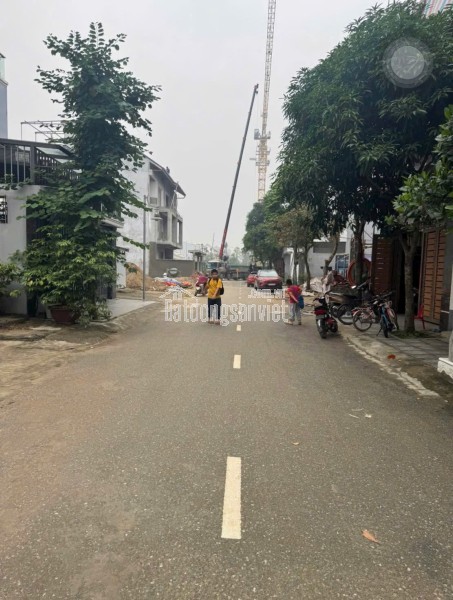 Bán lô 228m2 mặt đường Hồ Tông Thốc, gần Bệnh Viện Ba Lan, TP Vinh