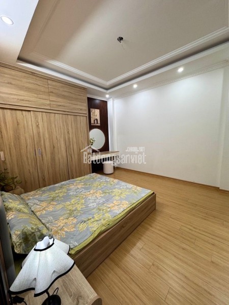 Bán nhà đẹp Ngọc Thụy hàng xóm phố cổ- Dân xây- Full NT- 40m 5 tầng nhỉnh 6 ty(TL)