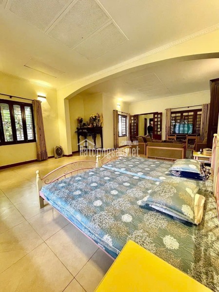 Giá tốt, bán nhà phố Nguyễn Văn Ngọc – Linh Lang, ô tô tránh, chỉ 20.5 tỷ