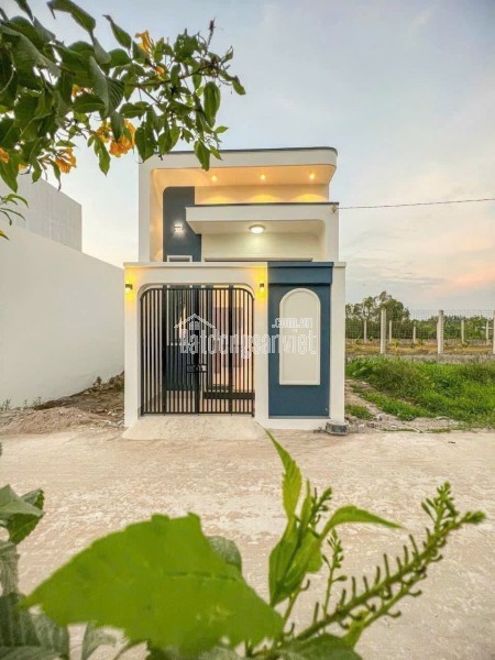 Gia đình cần bán căn nhà cấp 4 mới xây, nằm sau Văn Miếu Trấn Biên, vị trí thuận tiện di chuyển về