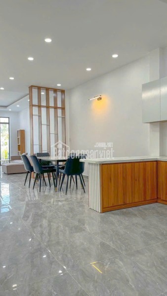 Gia đình cần bán căn nhà cấp 4 mới xây, nằm sau Văn Miếu Trấn Biên, vị trí thuận tiện di chuyển về