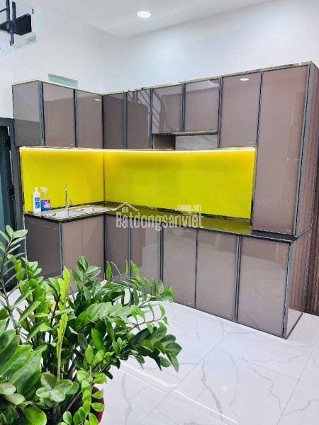 NHÀ NHỎ 3 TẦNG – SÁT TẠ QUANG BỬU – SỔ HỒNG -2.650TR - KHÔNG HUY HOẠCH