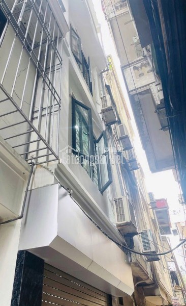 NHÀ ĐẸP PHÂN LÔ Ô TÔ ĐỖ CỬA -KINH DOANH Đường Láng 37m2 X 5 Tầng15.8 Tỷ Đống Đa Hà Nội.