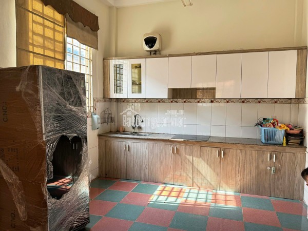 Cho thuê nhà ngõ 198 Dương Văn Bé 53m2 x 3.5 tầng, 13 triệu