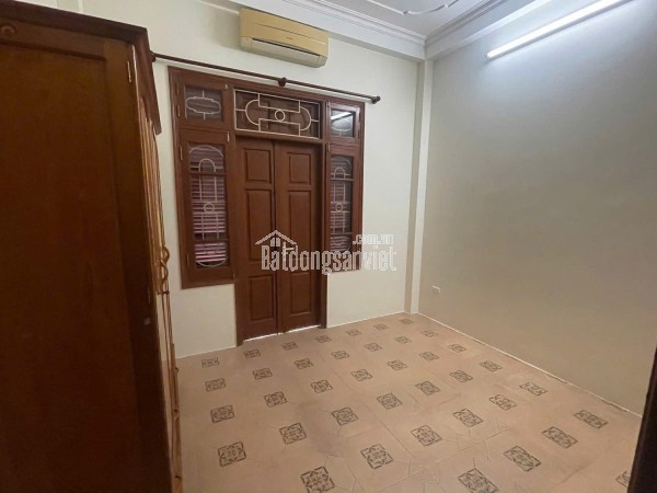 Cho thuê nhà ngõ 198 Dương Văn Bé 53m2 x 3.5 tầng, 13 triệu