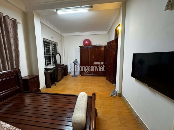 Cho thuê nhà ngõ 198 Dương Văn Bé 53m2 x 3.5 tầng, 13 triệu