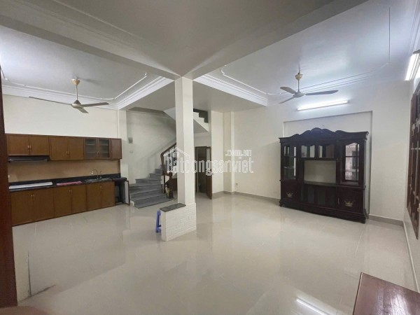 Cho thuê nhà ngõ 198 Dương Văn Bé 53m2 x 3.5 tầng, 13 triệu