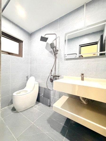 bán nhà đội cấn 45m xMT 4,5m 8,8 tỷ gần phố,dân xây