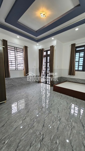 sát mặt tiền KINH DOANH  lâm văn bền Tân Quy Q 7

Ngang 5 Dài 10 CÓ 5 TÊ ĐÚC BÊ TÔNG