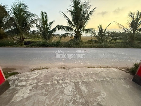 Bán nhà mặt đường,dt 160m²,mặt đường to,ô tô đỗ cửa tại Cao Minh, Vĩnh Bảo, Hải Phòng