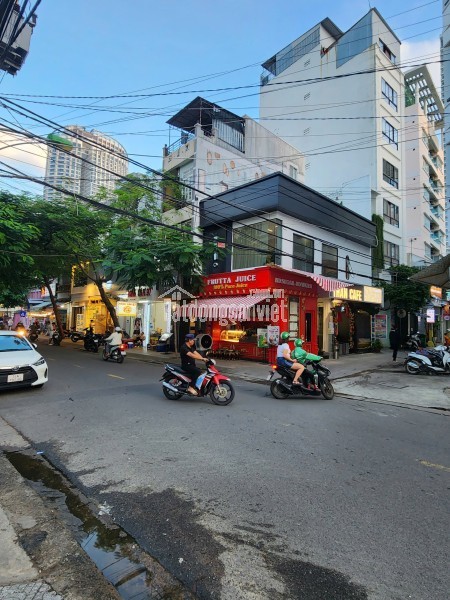 BÁN NHÀ VỊ TRÍ ĐẮC ĐỊA 4 TẦNG ĐƯỜNG BẠCH ĐẰNG- P. NHA TRANG