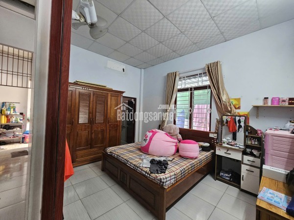 BÁN NHÀ VỊ TRÍ ĐẮC ĐỊA 4 TẦNG ĐƯỜNG BẠCH ĐẰNG- P. NHA TRANG