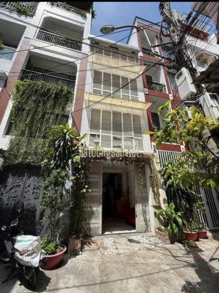 BÁN NHÀ VỊ TRÍ ĐẮC ĐỊA 4 TẦNG ĐƯỜNG BẠCH ĐẰNG- P. NHA TRANG