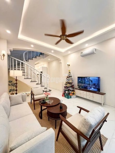 Nhà Đường Hoàng Hoa Thám Quận Phú Nhuận Phường 5 Cũ.