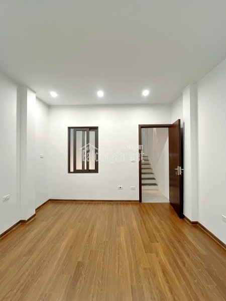 BÁN NHANH NHÀ KHUẤT DUY TIẾN THANH XUÂN, PHÂN LÔ OTO ĐỖ CỬA, 55M 5 TẦNG, CHỈ 18.X TỶ