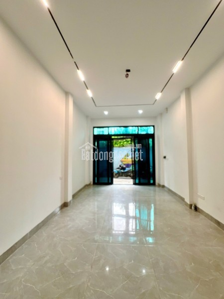 BÁN NHANH NHÀ KHUẤT DUY TIẾN THANH XUÂN, PHÂN LÔ OTO ĐỖ CỬA, 55M 5 TẦNG, CHỈ 18.X TỶ