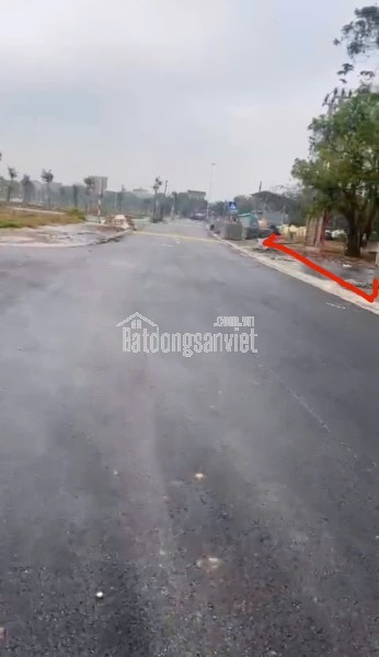 Bán đất Vân Hà, Đông Anh, HN. View khu đô thị, đường nhựa, vỉa hè. Mặt tiền rộng, chia 2 lô đẹp
