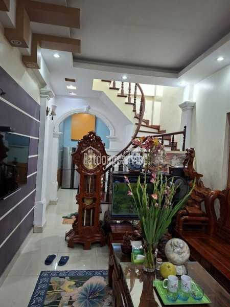 BÁN NHÀ RIÊNG Thượng Thanh-Long Biên 44m2 X 4 Tầng X 8.3 Tỷ Long Biên Hà Nội.