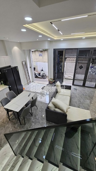 SÁT MẶT TIỀN NGUYỄN THỊ THẬP 
TÂN QUY Q7  
CƯ XÁ NGÂN HÀNG  NGANG 6.5 X,,, 4 TẤM BÊ TÔNG MỚI