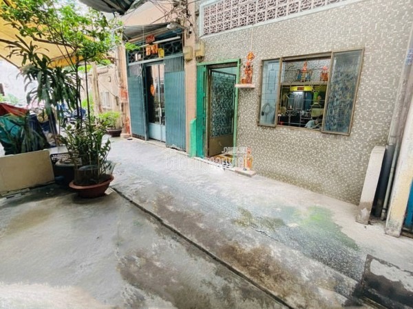 D1733 ⚡️ Giảm 800tr! Nhà trọ 11P sát cầu Ông Lãnh Q1, 30tr/th, 5.2x16m, 22.x tỷ x nhỏ