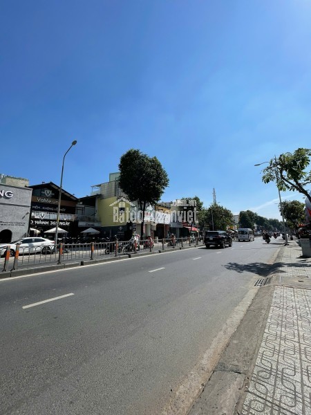 GIÁ SỐC! CHỦ GIẢM 280 TRIỆU – NHÀ MẶT TIỀN QUANG TRUNG, P.12 GÒ VẤP
ĐANG CHO THUÊ 30 TRIỆU/THÁNG