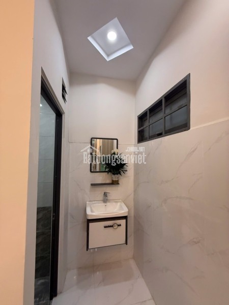 Bán nhà ngõ 85, Đường Lê Văn Việt, Hiệp Phú, Q.9, TP HCM. DT 80m2, 2 tầng, 4PN, 5,65  tỷ, sổ hồng.