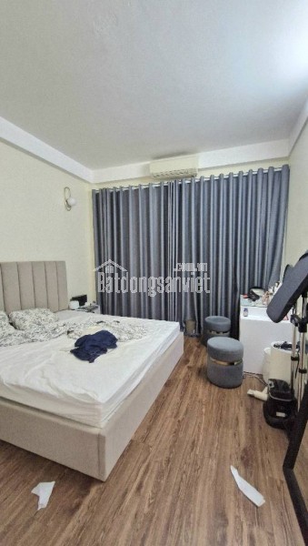 Hiếm- BÁn nhà đẹp Nguyễn Sơn- Dân Xây- Full NT- Oto- Ô chờ thang máy 50m 5 tầng nhỉnh 10 tỷ(TL)