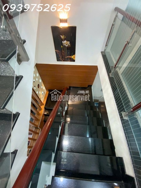 Bán Nhà Đường Quốc Lộ 13 Ô Tô Vào Nhà 105m2 Ngang 4,5 Nở Hậu Ngay Vạn Phúc City Chỉ Nhỉnh 8 Tỷ