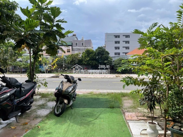 Chính chủ bán nhà đường D1 95M2 Bình Thạnh HẺM 10M