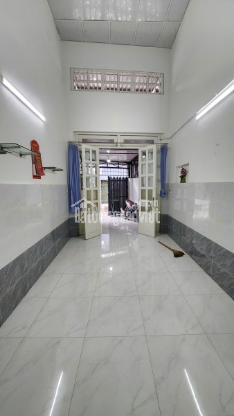 Cần bán nhà và phố Q7 sổ riêng không xây dựng giá thấp