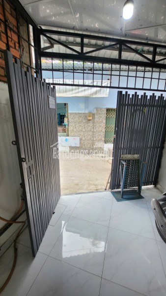 Cần bán nhà và phố Q7 sổ riêng không xây dựng giá thấp