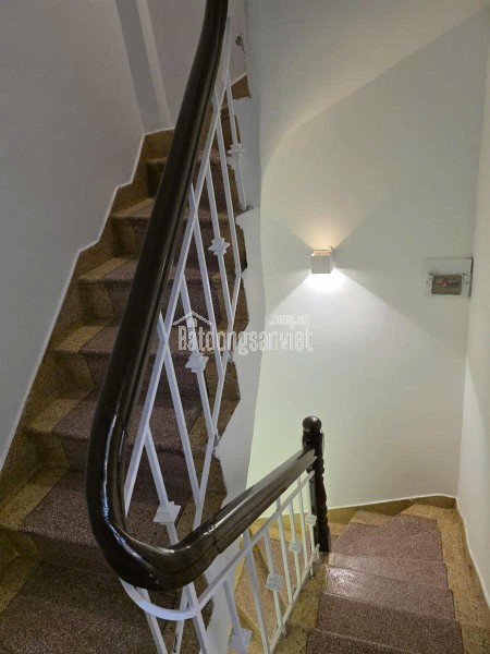 BÁN CĂN HOÀNG CẦU PHÂN LÔ Ô TÔ - HƠN 17 TỶ 46M MT 5.6M 5 TẦNG