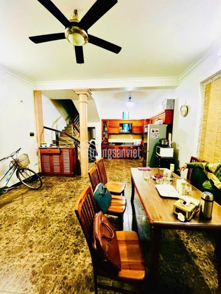 BÁN CĂN HOÀNG CẦU PHÂN LÔ Ô TÔ - HƠN 17 TỶ 46M MT 5.6M 5 TẦNG