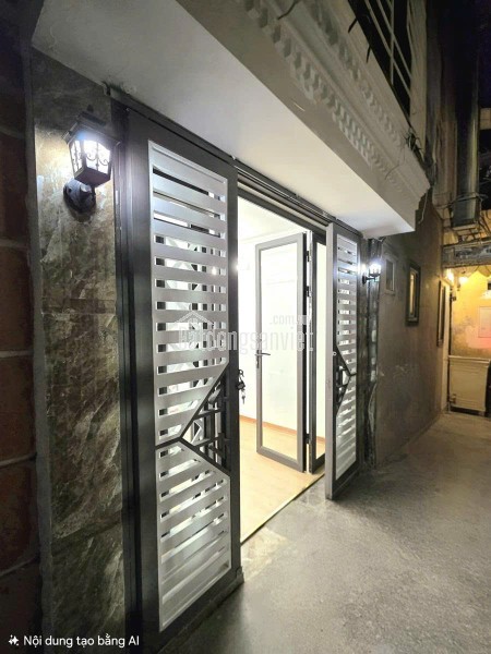 BÁN CĂN HOÀNG CẦU PHÂN LÔ Ô TÔ - HƠN 17 TỶ 46M MT 5.6M 5 TẦNG