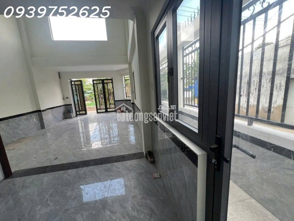 Bán Nhà Đường Quốc Lộ 13 Ngay Vạn Phúc 63m2 5 Tầng Đúc BTCT Ô Tô Vào Nhà Chỉ 8,2 Tỷ