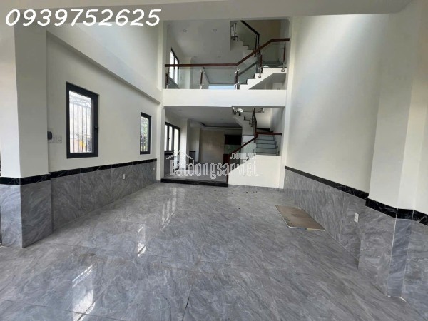 Bán Nhà Đường Quốc Lộ 13 Ngay Vạn Phúc 63m2 5 Tầng Đúc BTCT Ô Tô Vào Nhà Chỉ 8,2 Tỷ