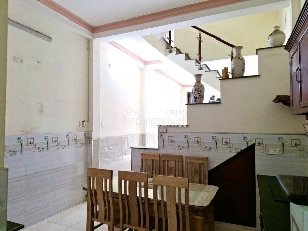 Nhà Linh Đông, 65m2, 2 tầng BTCT, Hoàn Công, Ô tô đổ cổng chỉ Nhỉnh 5 Tỷ