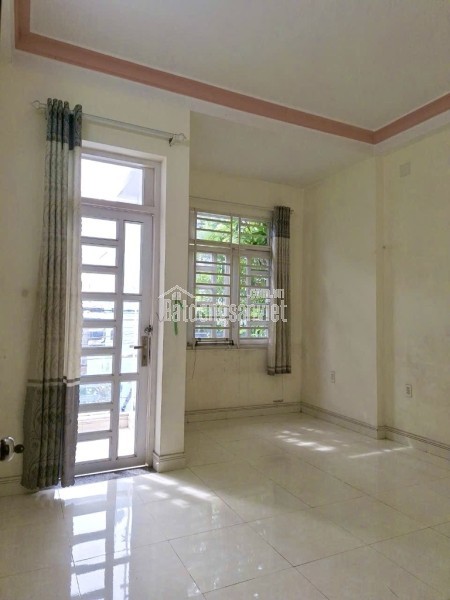 Nhà Linh Đông, 65m2, 2 tầng BTCT, Hoàn Công, Ô tô đổ cổng chỉ Nhỉnh 5 Tỷ