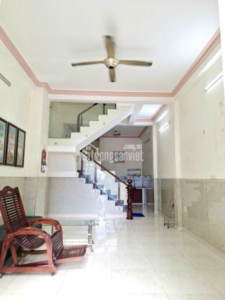 Nhà Linh Đông, 65m2, 2 tầng BTCT, Hoàn Công, Ô tô đổ cổng chỉ Nhỉnh 5 Tỷ