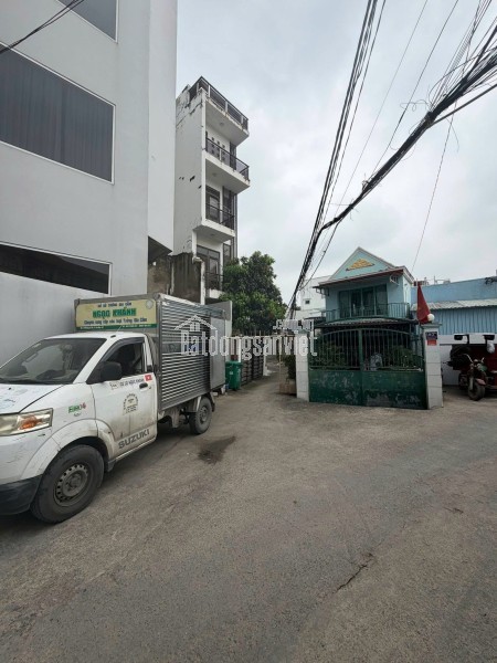 Cần bán nhà phố quận 7 sổ riêng giá thấp