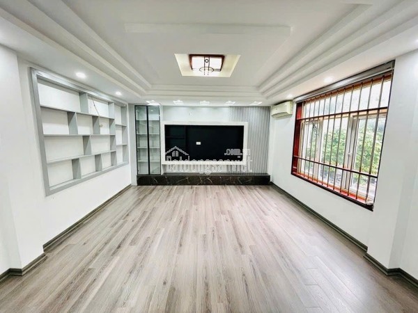 HOÀNG MAI GIÁP HAI BÀ – Ô TÔ TRÁNH – KINH DOANH – LÔ GÓC NỞ HẬU