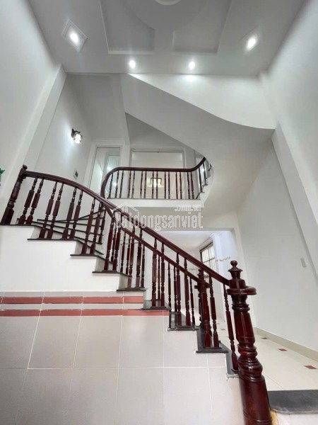 HOÀNG MAI GIÁP HAI BÀ – Ô TÔ TRÁNH – KINH DOANH – LÔ GÓC NỞ HẬU