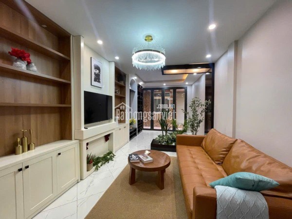 Bán nhà Cổ Linh 45m 6 tầng MT4.5m thang máy đối diện Aeon Mall hơn 13 tỷ